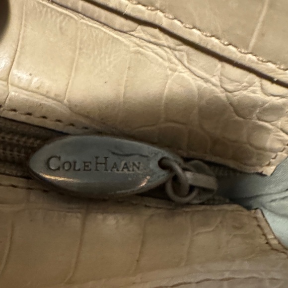 Cole Haan cream/ivory Crocodile-Embossed Women's Bag speedy style - Picture 9 of 10